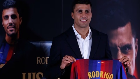 Barca mua Rodri để làm gì?